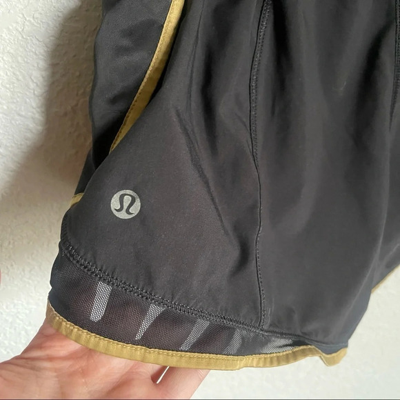 Lululemon Super Squad Short in black/gold - Picture 6 of 10